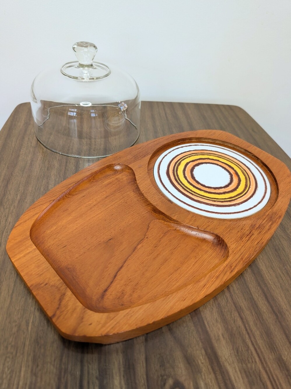 Vintage 70s Teak Wooden Cheese Board With Glass Dome & Tile Inlay Charcuterie - Picture 3 of 7